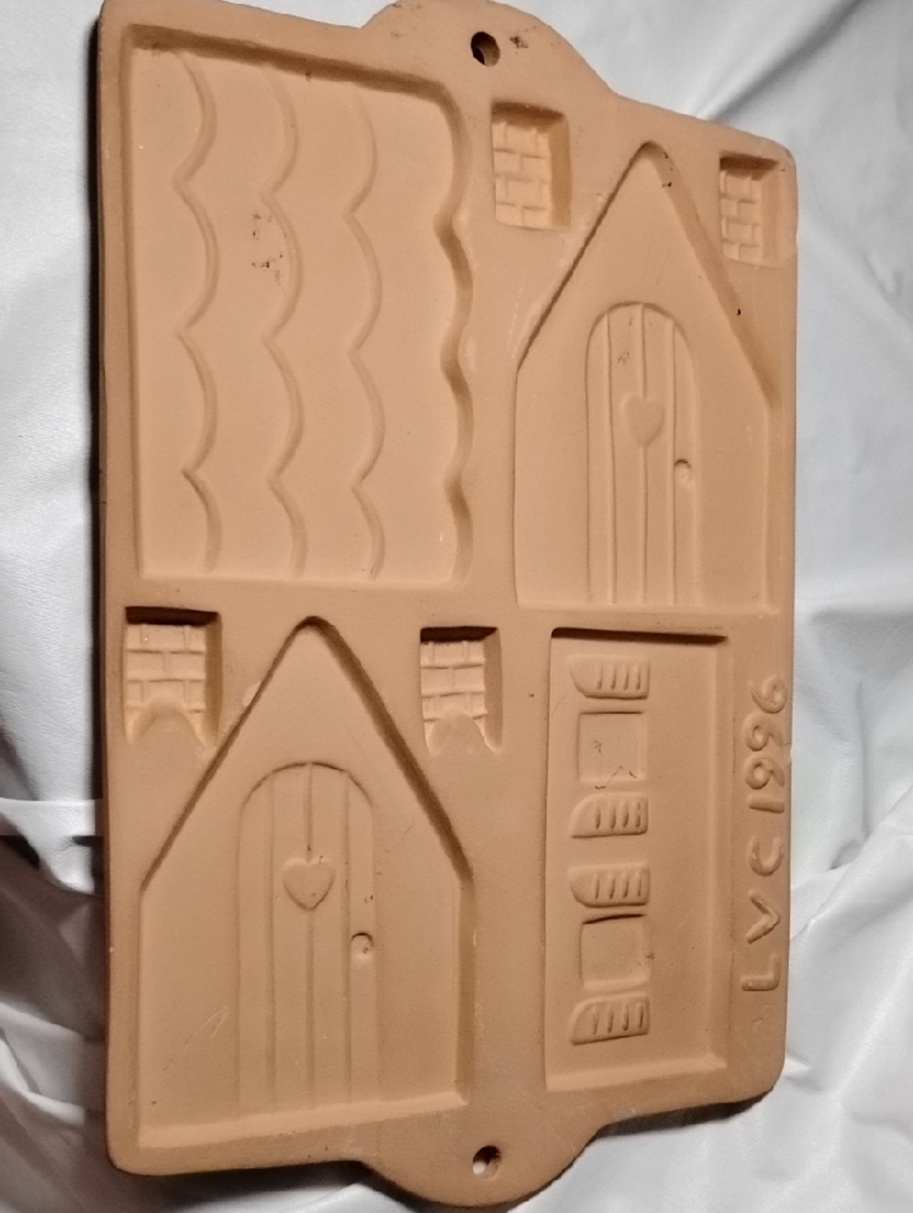 Terracotta Gingerbread House Baking Mold "LVC 1996" - Lilian Vernon